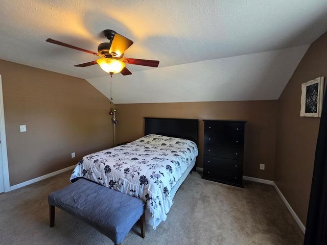 59 Eiffel Tower Ln, Paris, TN 38242