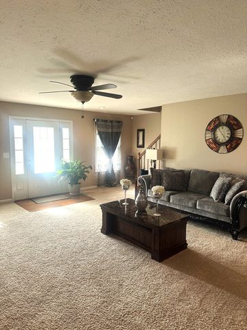 59 Eiffel Tower Ln, Paris, TN 38242