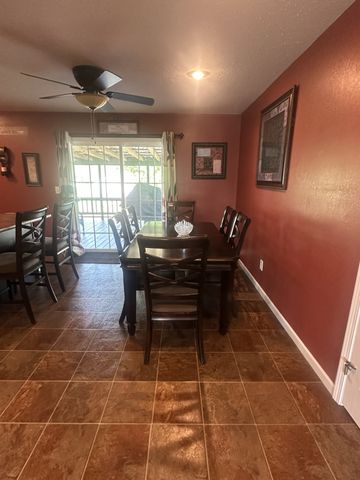 59 Eiffel Tower Ln, Paris, TN 38242