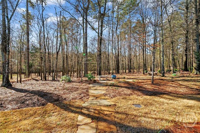 1090 Water Front Road, Greensboro, GA 30642