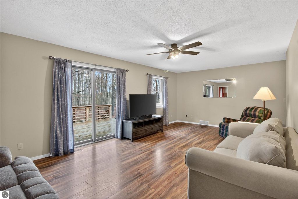 Image 14 of property listing at 5383 N Rich Road, Alma, MI 48801