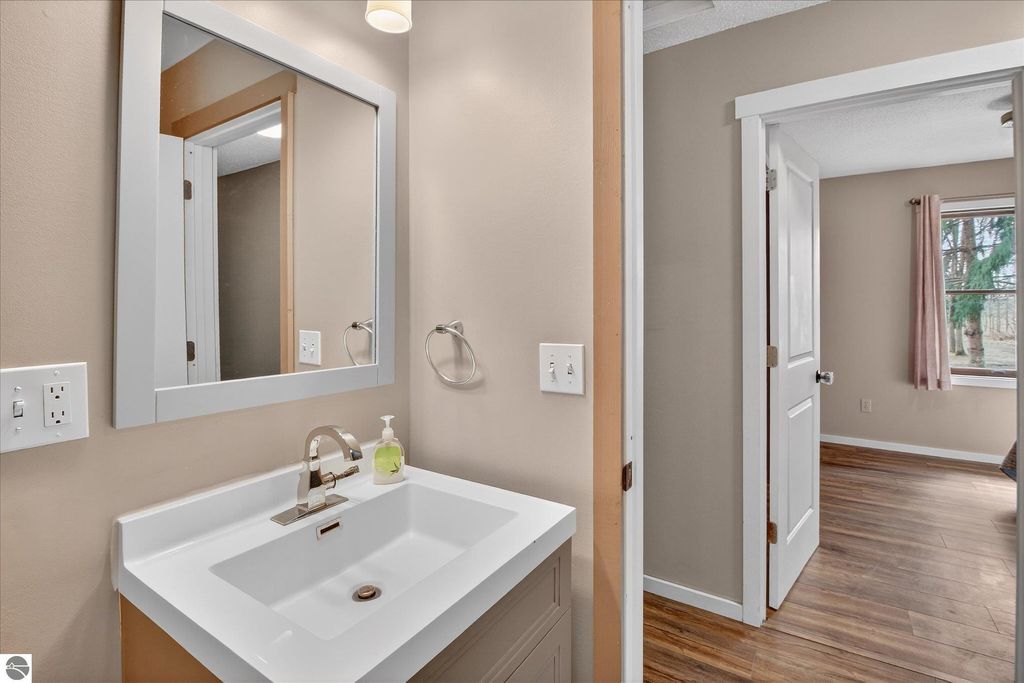 Image 19 of property listing at 5383 N Rich Road, Alma, MI 48801