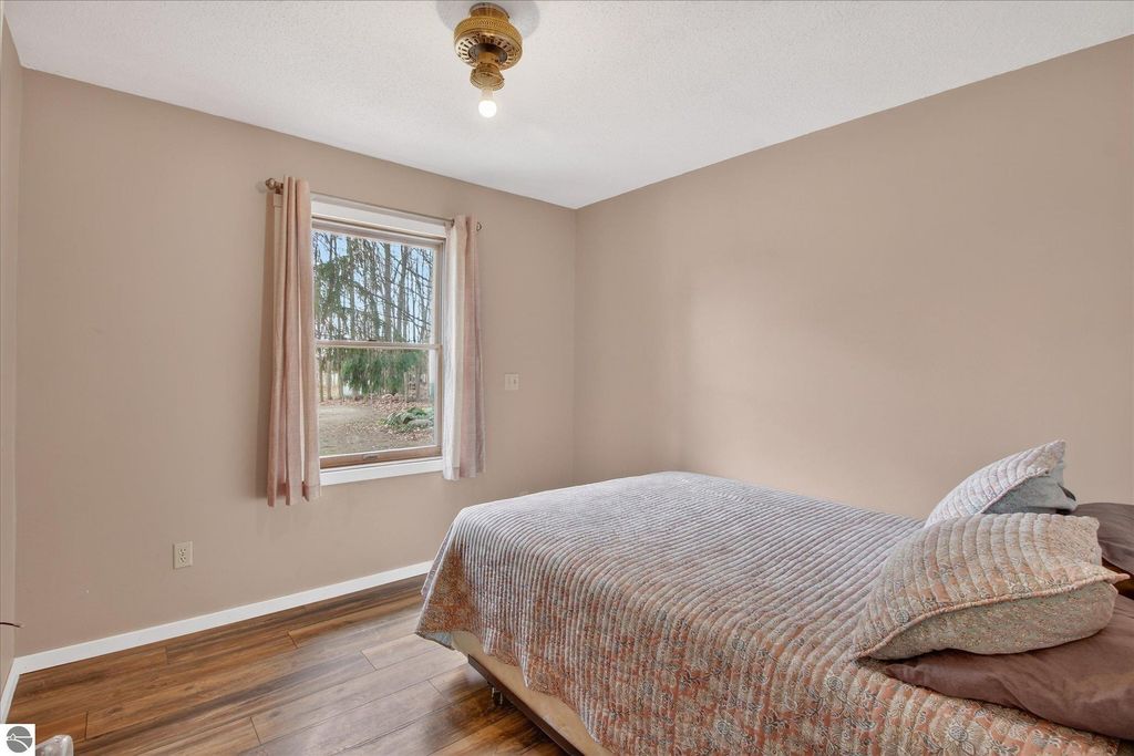 Image 20 of property listing at 5383 N Rich Road, Alma, MI 48801