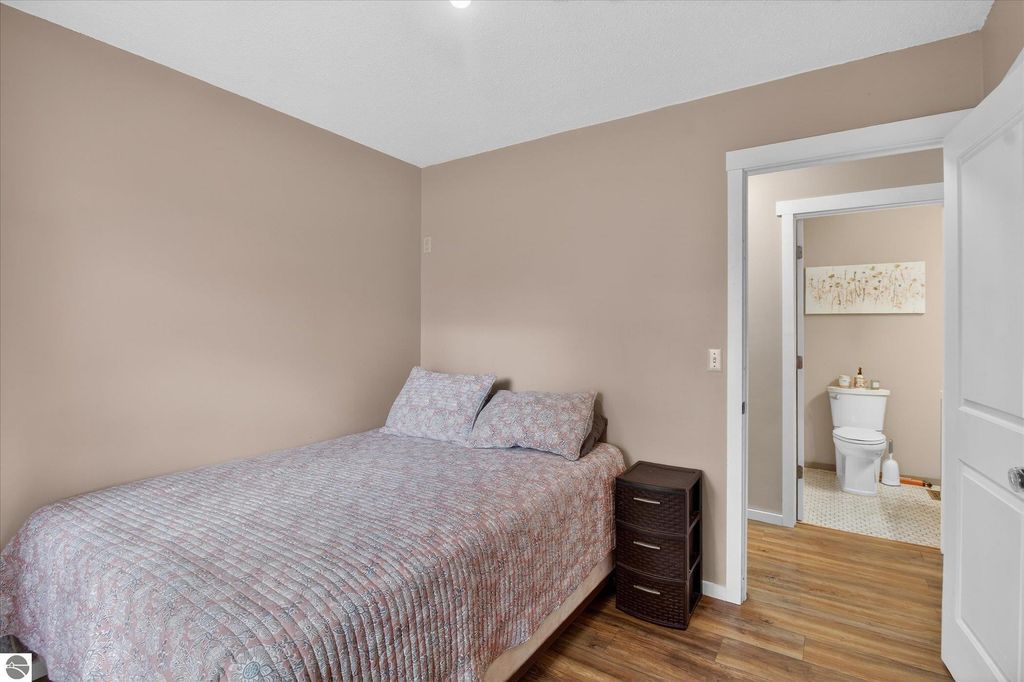 Image 21 of property listing at 5383 N Rich Road, Alma, MI 48801