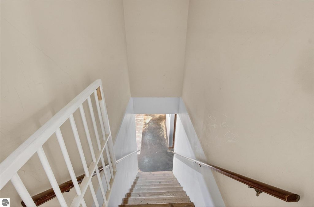 Image 26 of property listing at 5383 N Rich Road, Alma, MI 48801