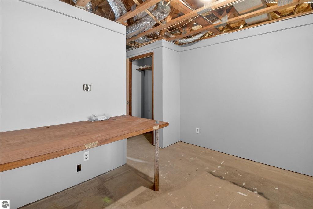 Image 34 of property listing at 5383 N Rich Road, Alma, MI 48801