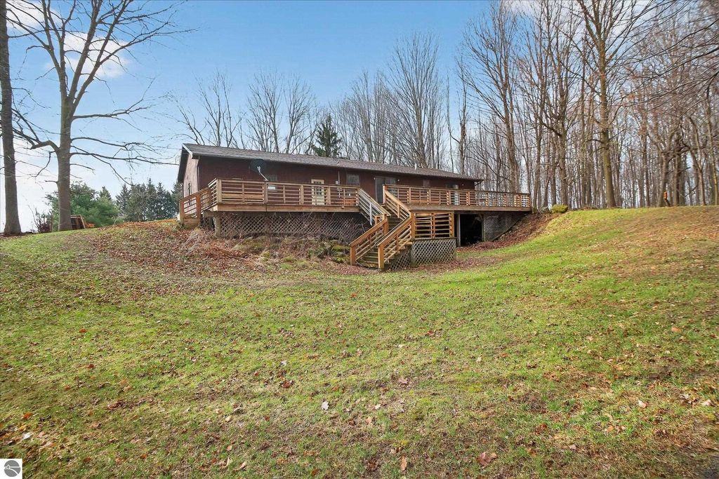 Image 39 of property listing at 5383 N Rich Road, Alma, MI 48801