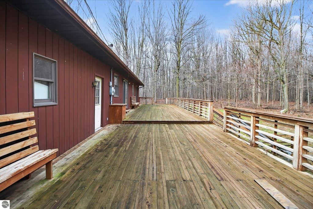 Image 40 of property listing at 5383 N Rich Road, Alma, MI 48801