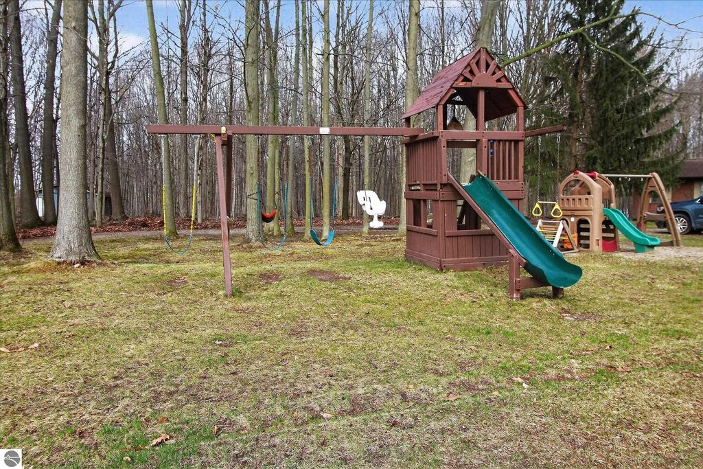 Image 41 of property listing at 5383 N Rich Road, Alma, MI 48801