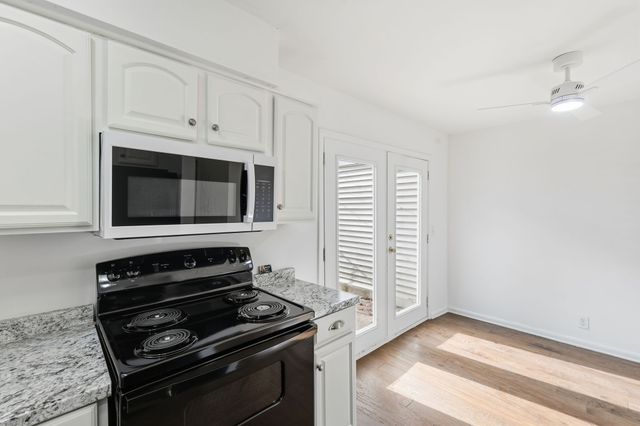 4958 Edmondson Pike Apt B9, Nashville, TN 37211