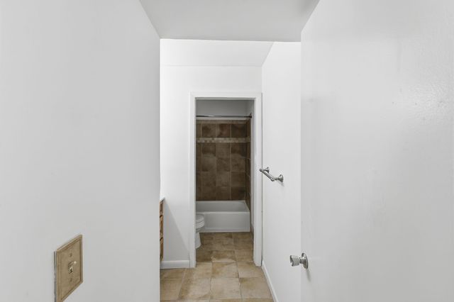 4958 Edmondson Pike Apt B9, Nashville, TN 37211