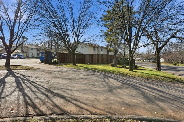 4958 Edmondson Pike Apt B9, Nashville, TN 37211