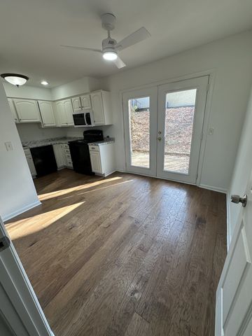 4958 Edmondson Pike Apt B9, Nashville, TN 37211