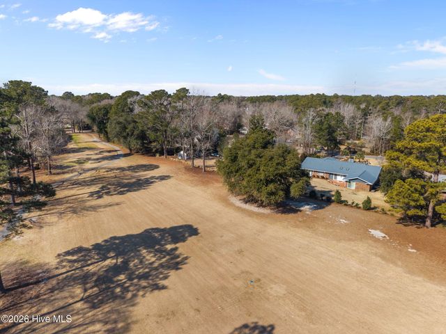 237 Ravenswood Road, Hampstead, NC 28443