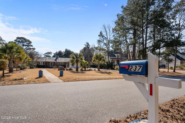 237 Ravenswood Road, Hampstead, NC 28443