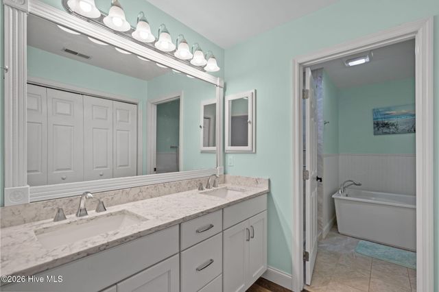 237 Ravenswood Road, Hampstead, NC 28443