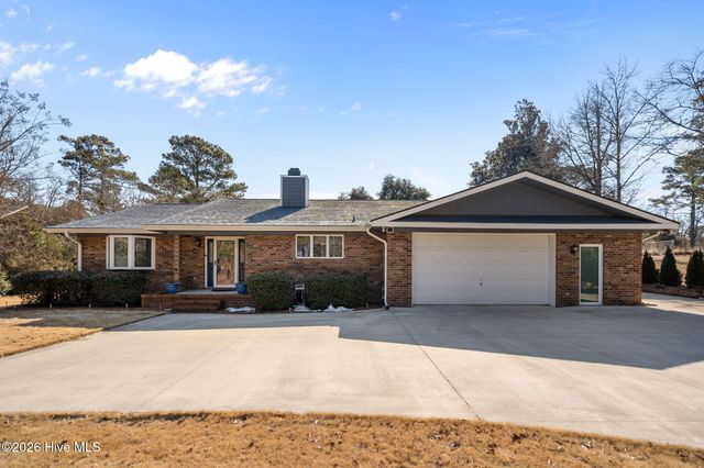 237 Ravenswood Road, Hampstead, NC 28443
