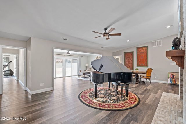 237 Ravenswood Road, Hampstead, NC 28443