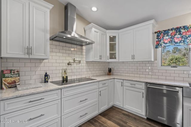 237 Ravenswood Road, Hampstead, NC 28443