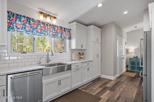 237 Ravenswood Road, Hampstead, NC 28443