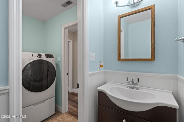 237 Ravenswood Road, Hampstead, NC 28443