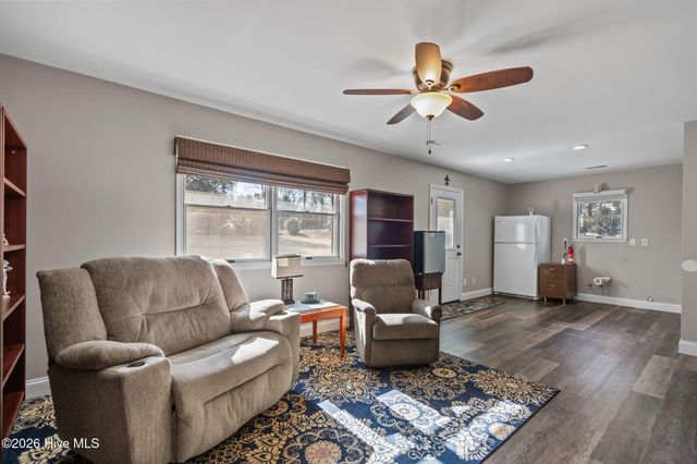 237 Ravenswood Road, Hampstead, NC 28443