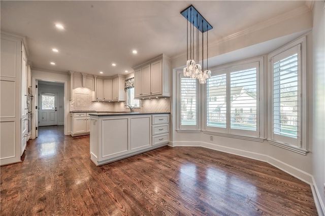 6717 Willow Lane, Mission Hills, KS 66208