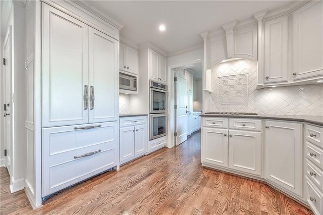 6717 Willow Lane, Mission Hills, KS 66208