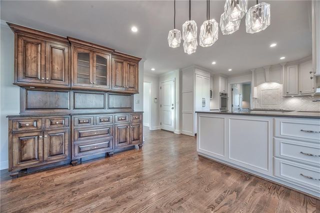 6717 Willow Lane, Mission Hills, KS 66208