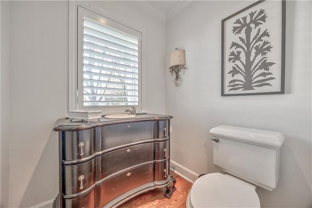 6717 Willow Lane, Mission Hills, KS 66208