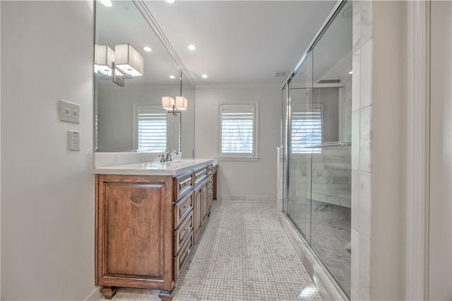 6717 Willow Lane, Mission Hills, KS 66208