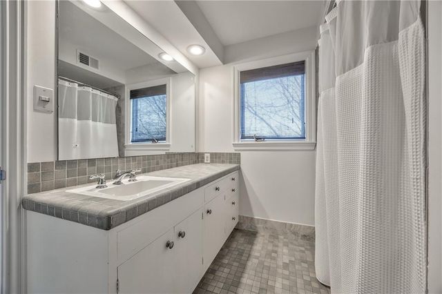 6717 Willow Lane, Mission Hills, KS 66208