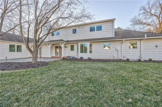 6717 Willow Lane, Mission Hills, KS 66208