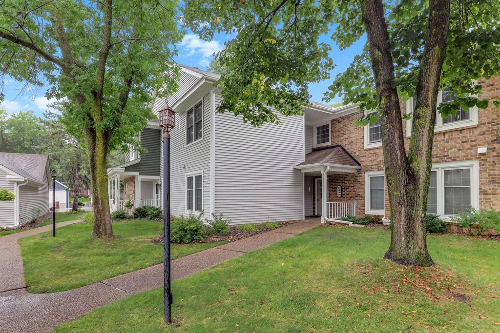 10966 Quebec Avenue S, Bloomington, MN 55438 — photo 4