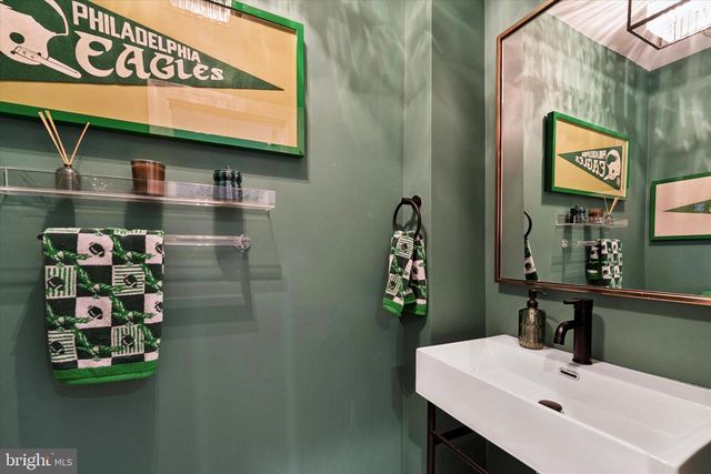 1916 LOMBARD ST, Philadelphia, PA 19146