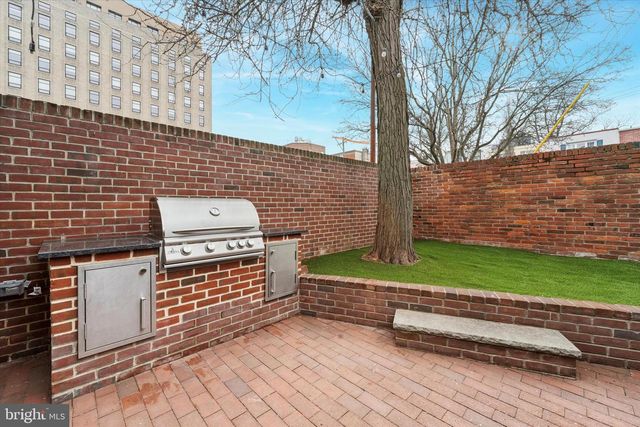 1916 LOMBARD ST, Philadelphia, PA 19146