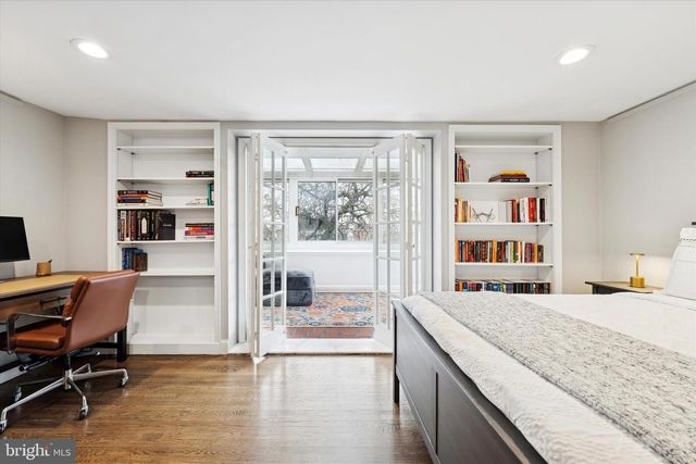 1916 LOMBARD ST, Philadelphia, PA 19146