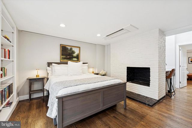 1916 LOMBARD ST, Philadelphia, PA 19146