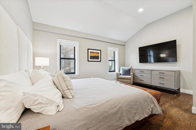 1916 LOMBARD ST, Philadelphia, PA 19146