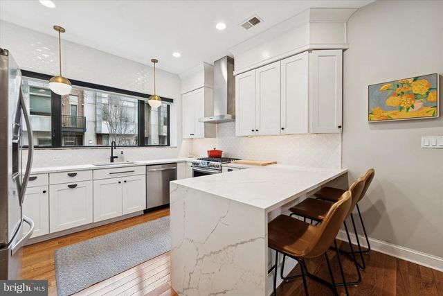 1916 LOMBARD ST, Philadelphia, PA 19146