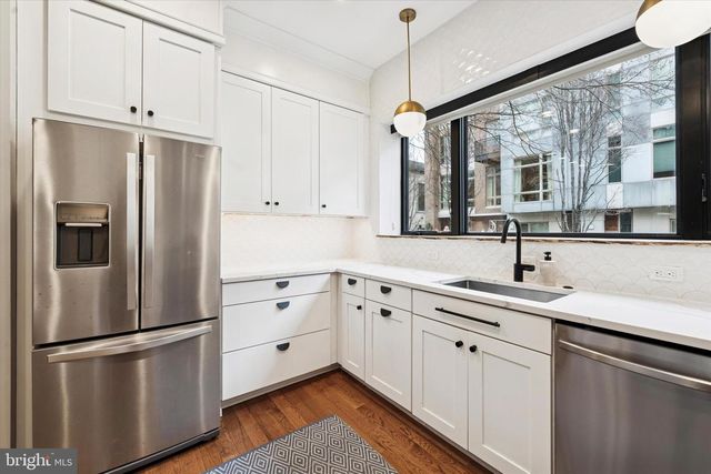 1916 LOMBARD ST, Philadelphia, PA 19146