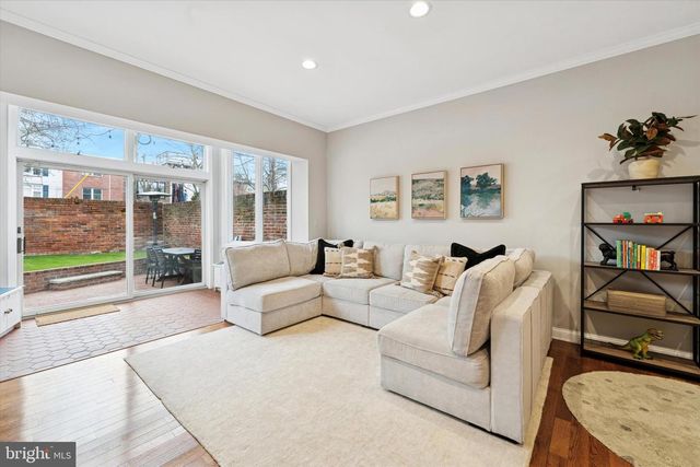 1916 LOMBARD ST, Philadelphia, PA 19146