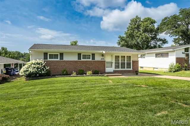 612 Acorn Drive, Crestwood, MO 63126