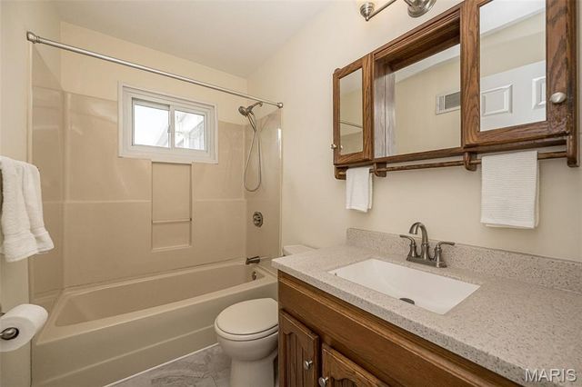 612 Acorn Drive, Crestwood, MO 63126