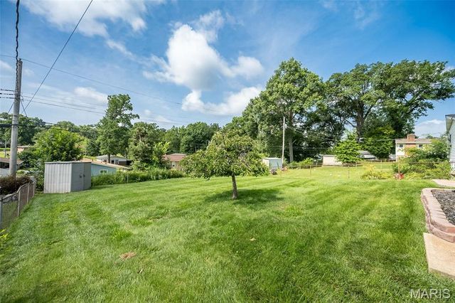 612 Acorn Drive, Crestwood, MO 63126