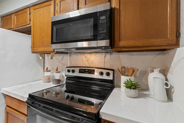 6900 Skillman Street 406, Dallas, TX 75231