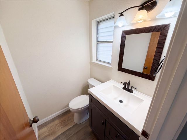 522 27th Avenue N, Texas City, TX 77590