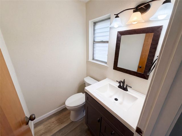 522 27th Avenue N, Texas City, TX 77590