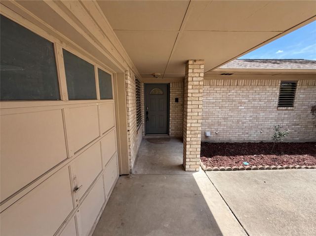 522 27th Avenue N, Texas City, TX 77590