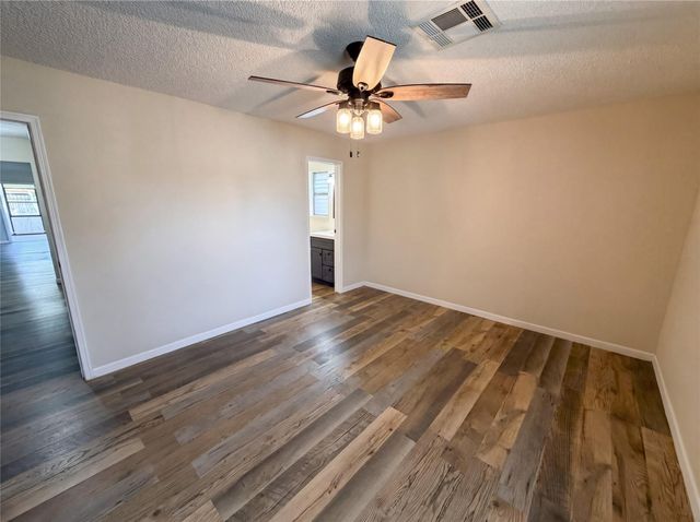 522 27th Avenue N, Texas City, TX 77590